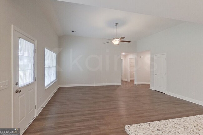 Building Photo - 106 Western Red Cedar Dr