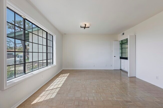 Building Photo - 18041 Blue Sail Dr