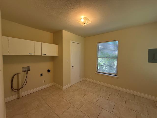 Building Photo - 1135 Park Center St