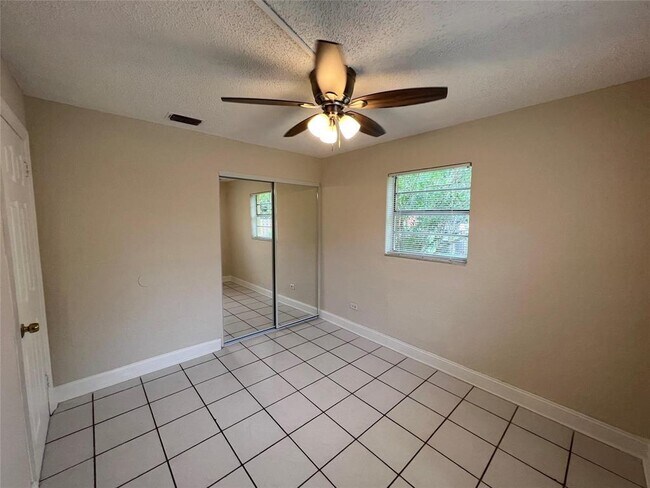 Building Photo - 5721 SW 38th St