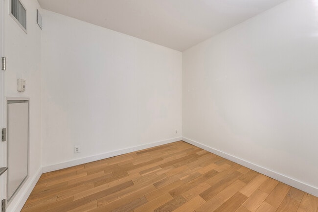 Building Photo - 22 N 6th St