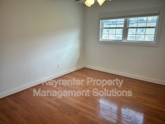 Building Photo - 18 Spring View Dr