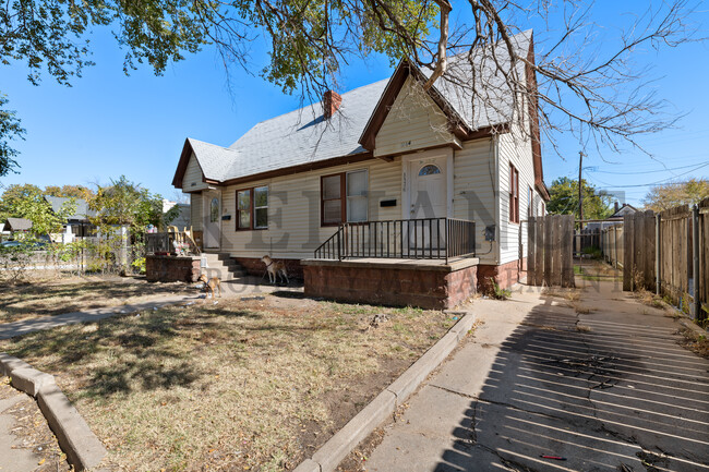 Building Photo - 1144 S Pattie St