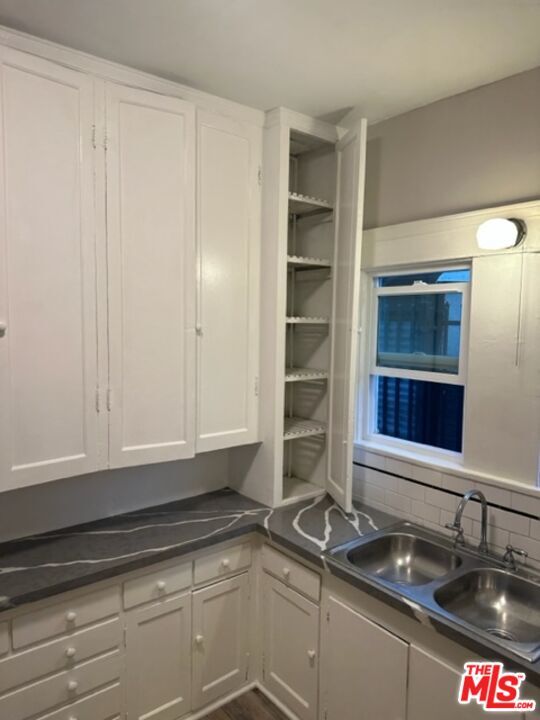 Building Photo - 1025 Locust Ave