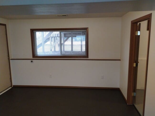 Building Photo - $2,100 / 4br - 1969ft2 - ?? Newman Lake 4B...