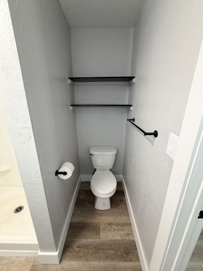 Building Photo - 2 Bedroom, 1 Bathroom Home