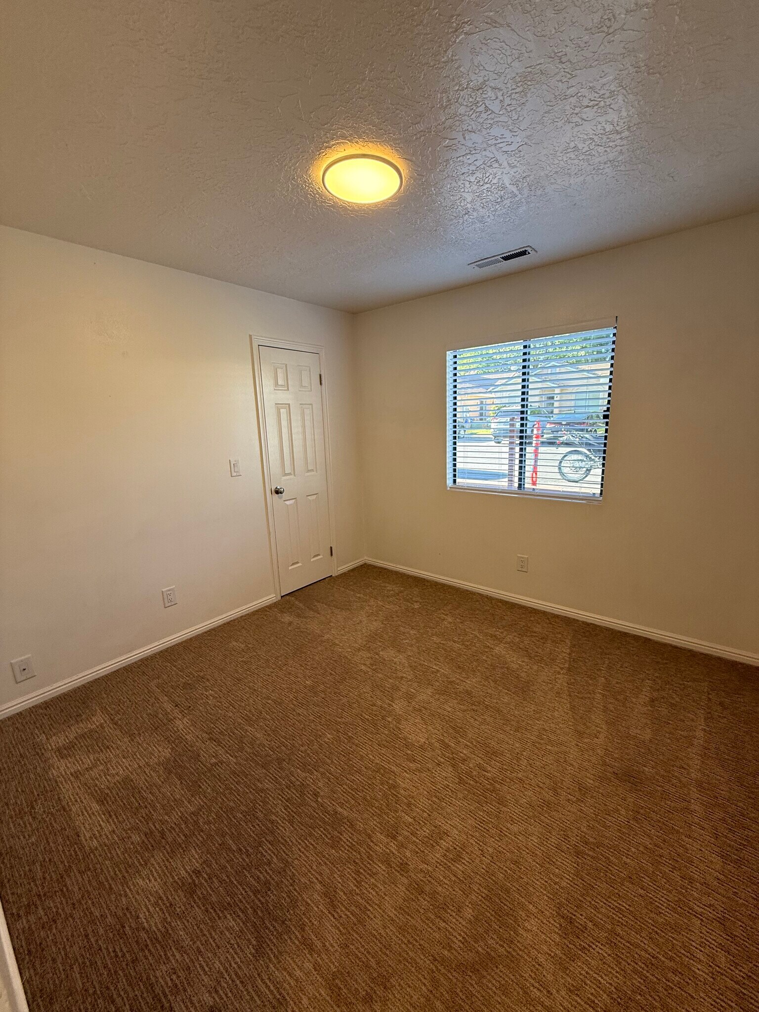 Building Photo - 556 S 1100 E