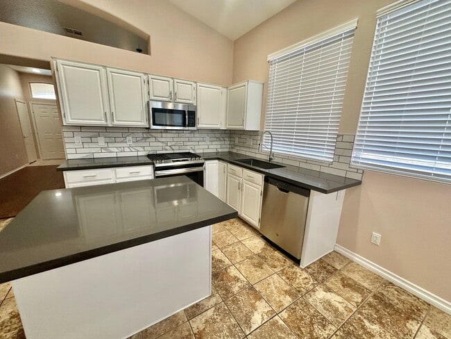 Building Photo - Darling one story home