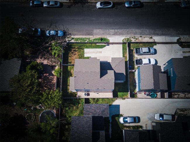Building Photo - 1004 Wheatley Ave