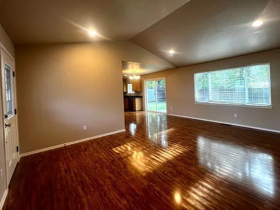 Building Photo - "Charming 3-Bedroom Oasis with Cozy Fireplace in Veneta – 1268 Sq Ft of Comfort!"