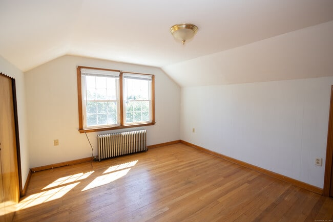 Building Photo - 148 Beecher St