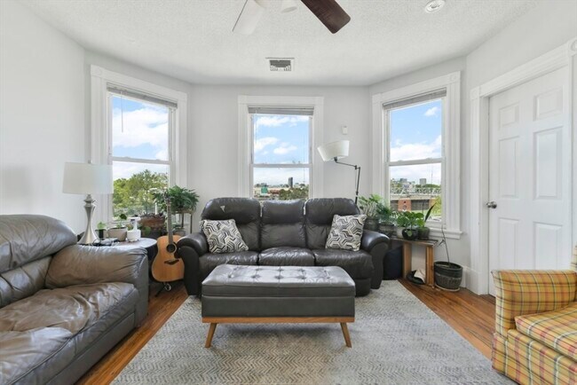 Building Photo - 34-36 Boston St