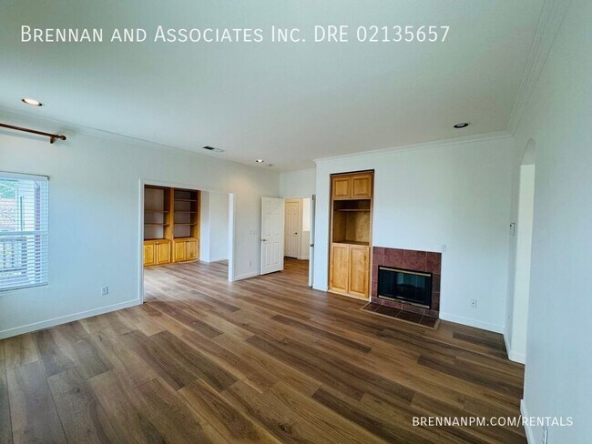Building Photo - 835 Calle Lagasca