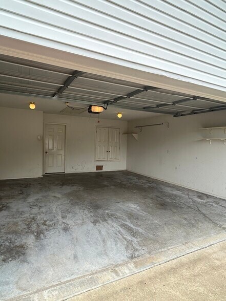 Garage - 1928 Lovers Ln