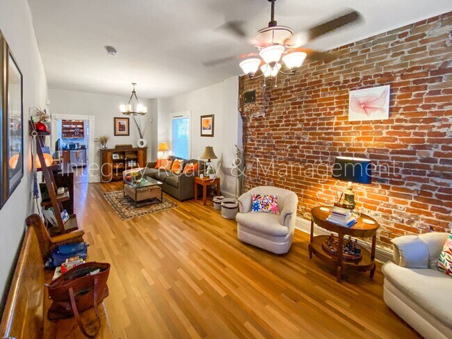 Building Photo - 3950 Kalamath St
