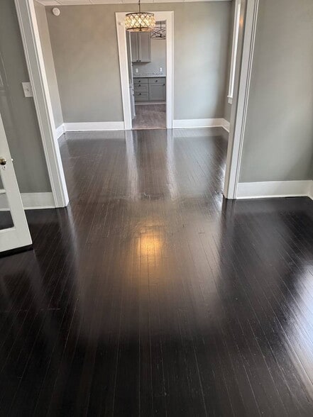 Building Photo - 919 Inverness Ave