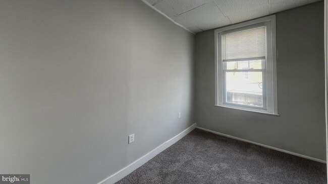Building Photo - 6152 Glenmore Ave