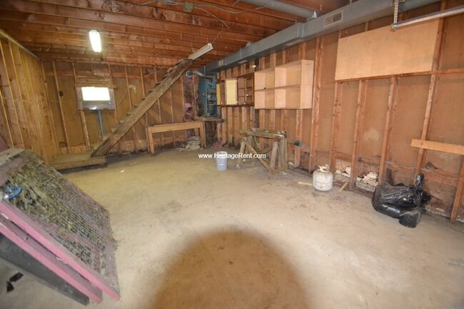 Building Photo - Completely refinished 3 bedroom house in C...