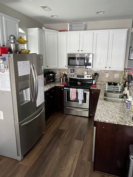 Kitchen - 5500 Curtis Breathwaite Ln