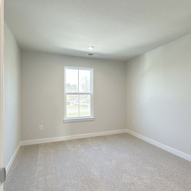 Building Photo - 306b Spinnaker St