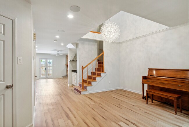 Building Photo - 4502 Park Dr N