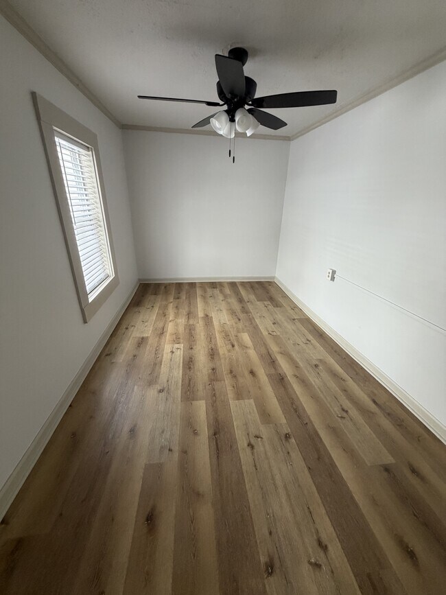 Building Photo - 1402 Worth St SW