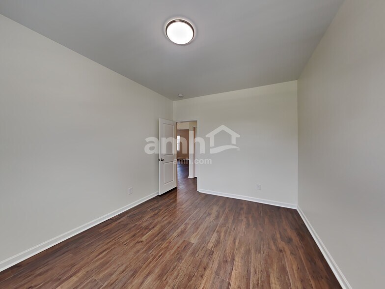 Building Photo - 146 Cottontail Ln