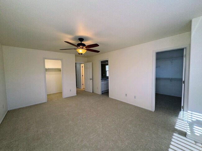 Building Photo - 4788 Laurelglen Ln