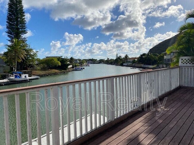 Building Photo - 6637 Hawaii Kai Dr