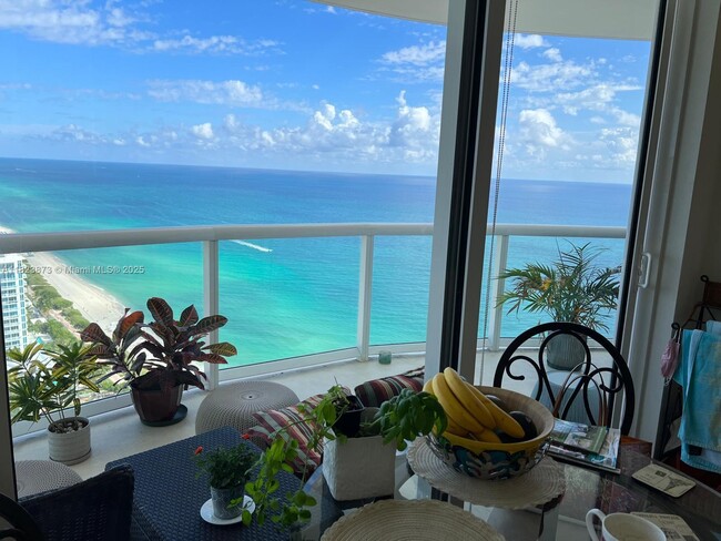 Primary Photo - 6365 Collins Ave