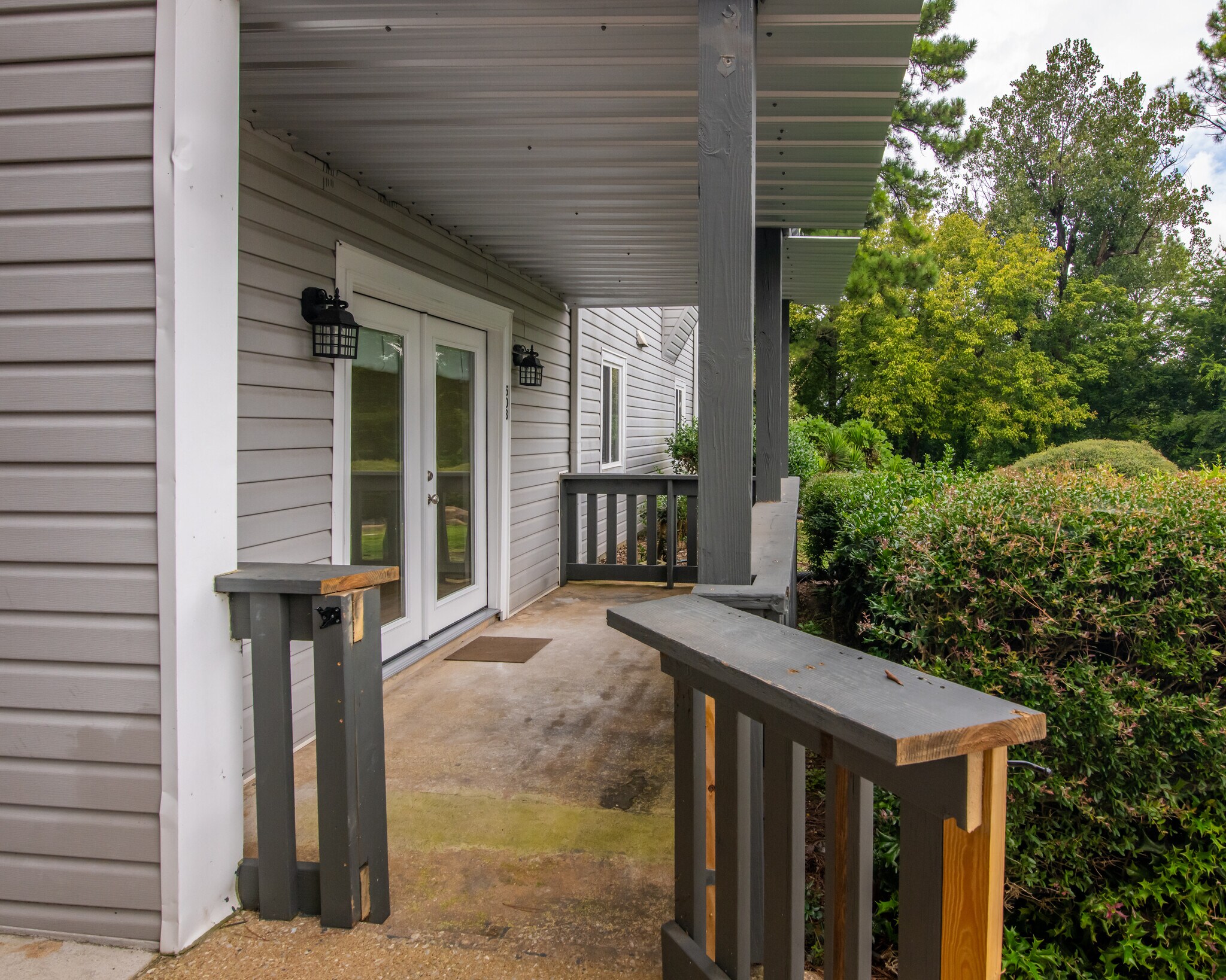 Building Photo - 500 Woodland Dr