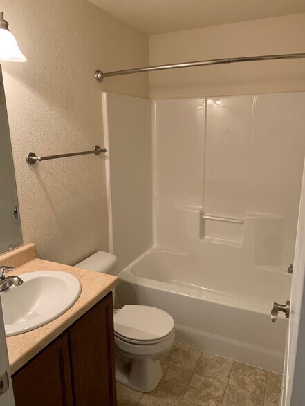 Building Photo - 115 Montalto Dr