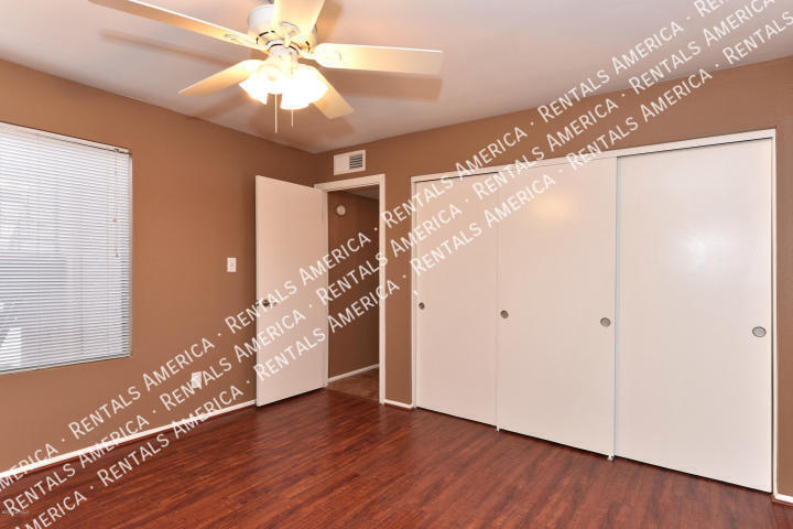 Building Photo - 10115 E Mountain View Rd