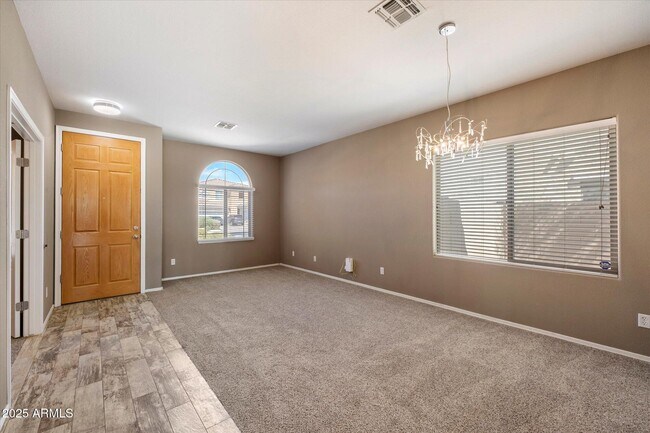 Building Photo - 949 E Indian Wells Pl
