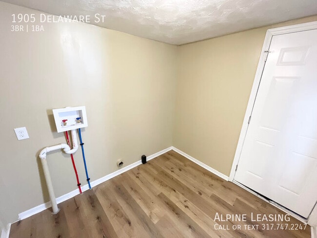 Building Photo - 1905 Delaware St