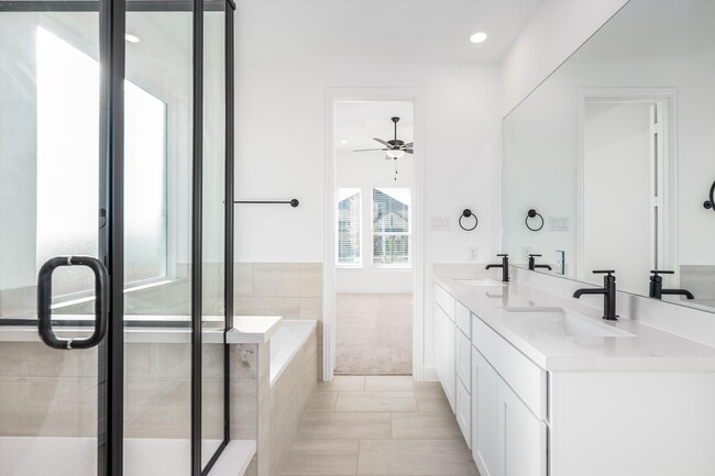 Building Photo - 1013 Rainshower Wy