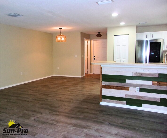 Building Photo - 525 Mount Olympus Blvd