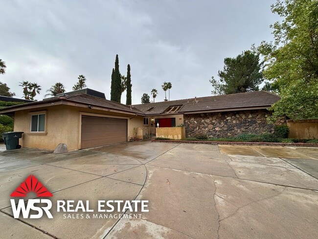 Primary Photo - Home for rent in Canyon Crest!
