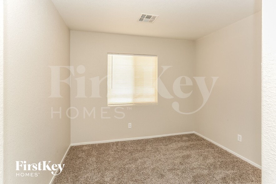 Building Photo - 5260 Paradise Valley Ave