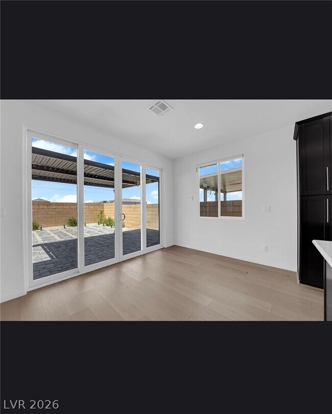 Building Photo - 4066 Painted Lady Ave