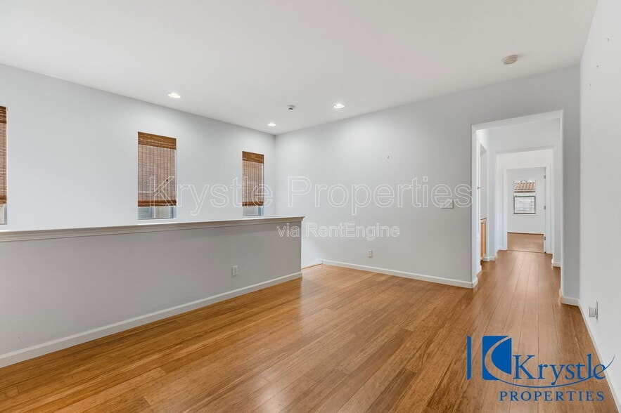 Building Photo - 1010 Madrone Ave