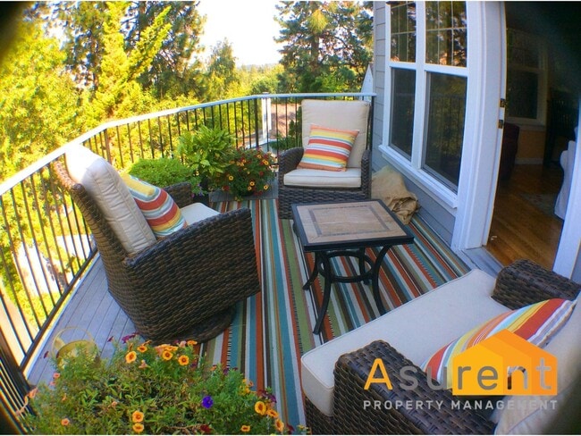 Building Photo - Fully Furnished Luxury Townhouse Available Soon!