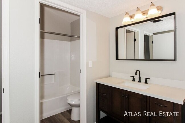 Building Photo - 2 WEEKS FREE PLUS $500 OFF RENT IF MOVED I...