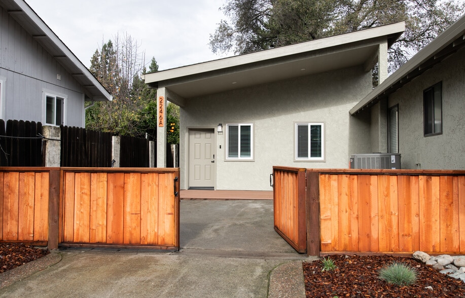 Building Photo - 2246 Morlan Dr