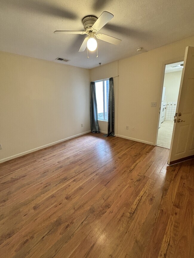 Building Photo - 1101 University Commons Dr