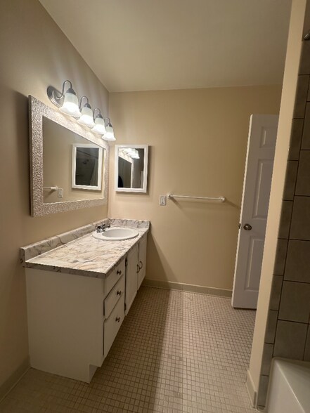 Building Photo - 602 Sunset Ln