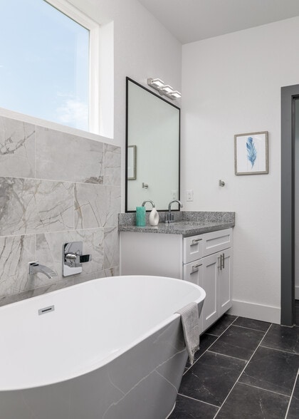 Building Photo - 2801 Weisenberger St