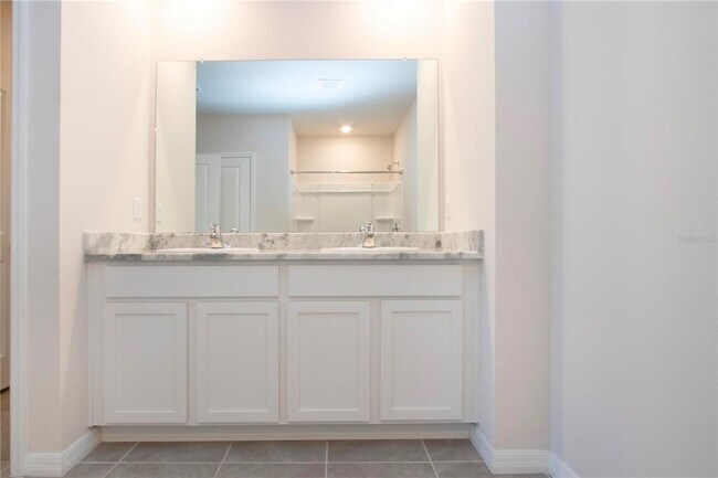 Building Photo - 3513 Hilltop Cir