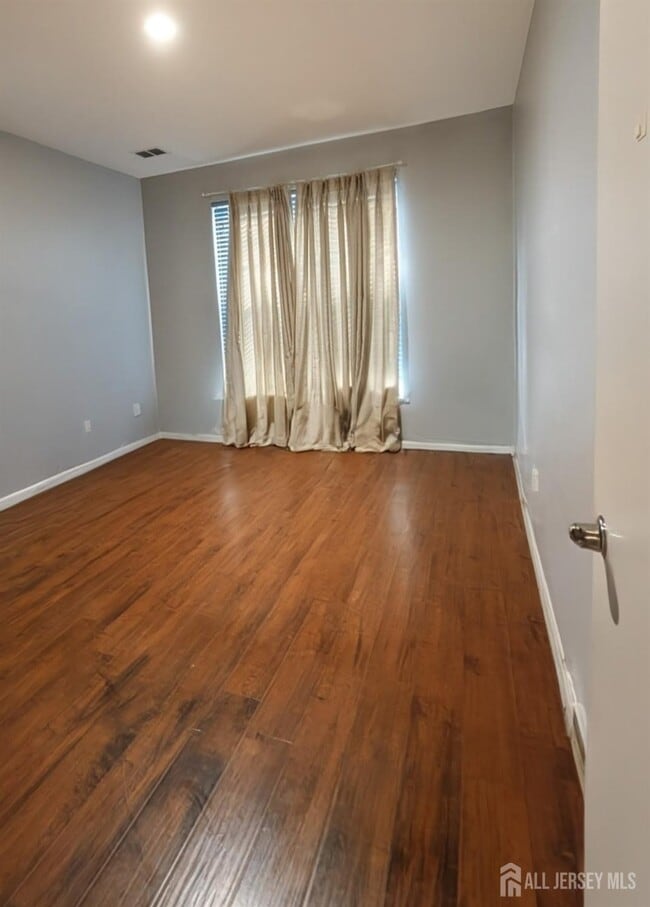 Building Photo - 6071 Cedar Ct