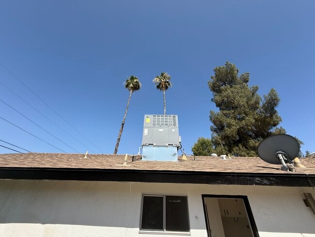 Building Photo - 3912 Madrid Ave